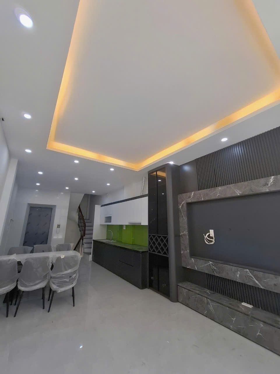 BÁN NHÀ ĐẸP NGỌC THỤY – NHÀ MỚI 100% – GARA Ô TÔ – THANG MÁY – 40.2M2 CHỈ 11TỶ